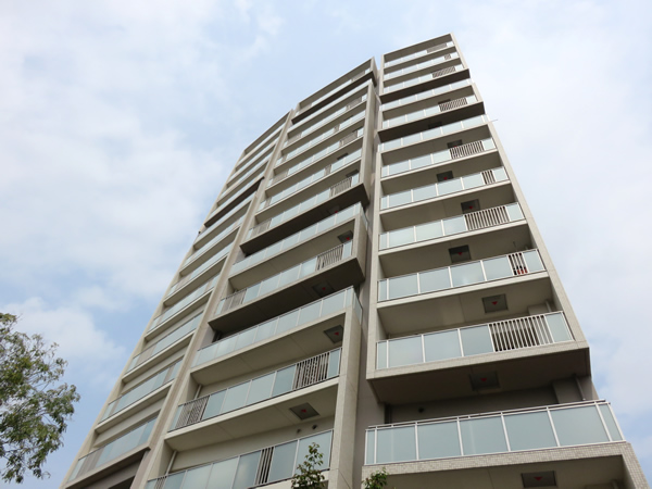 プラウド相模大野トレサージュの外観