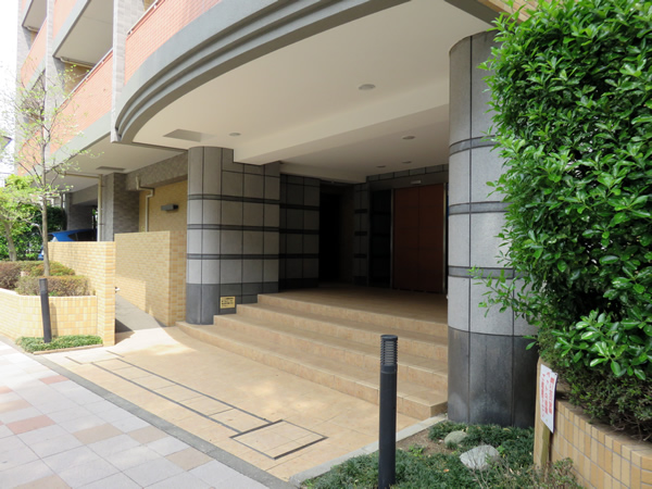 グリーンコート相模大野2番館の外観