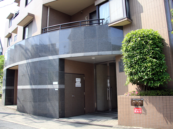 イトーピア梶ヶ谷グランディの外観