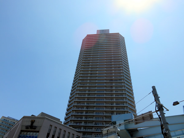 豊洲シエルタワーの外観