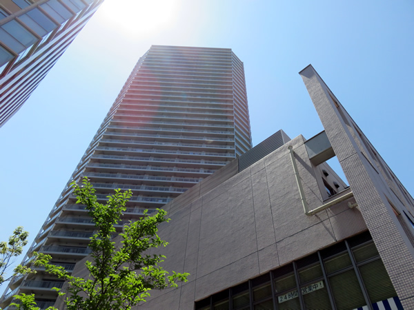 豊洲シエルタワーの外観