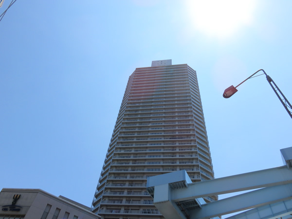 豊洲シエルタワーの外観