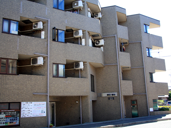 リーセントパレス神木本町の外観