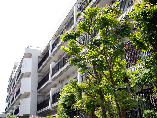 秀和宮崎台レジデンスの外観