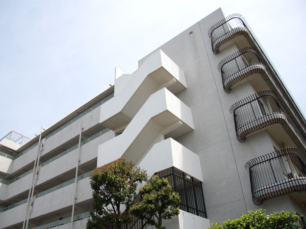 秀和宮崎台レジデンスの外観