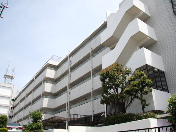 秀和宮崎台レジデンスの外観