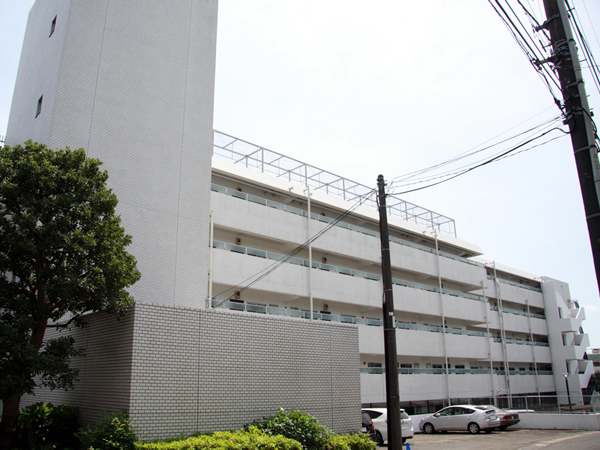 秀和宮崎台レジデンスの外観