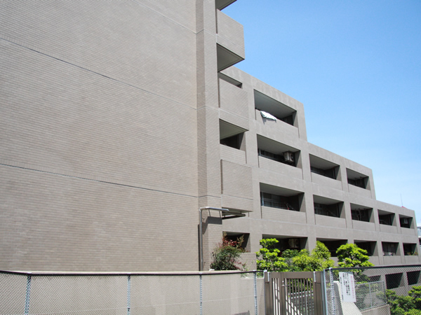 グローリア初穂宮崎台の外観