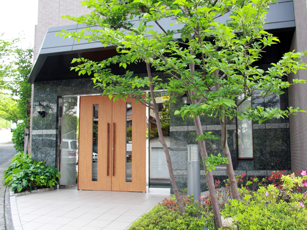 ロイヤルメイツ宮前平の外観