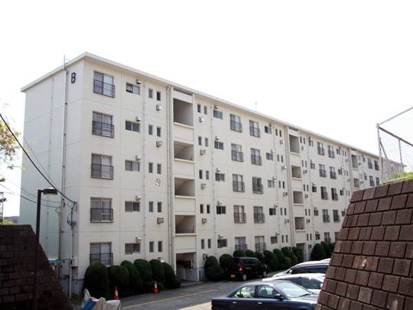 東急ドエル宮前平サニーヒルB棟の外観