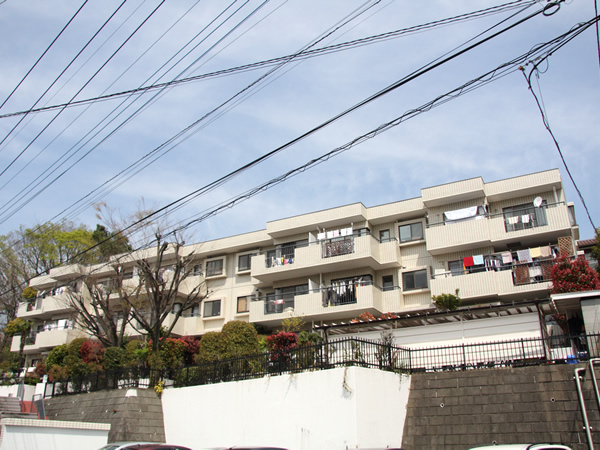 宮崎台ロイヤルマンションの外観