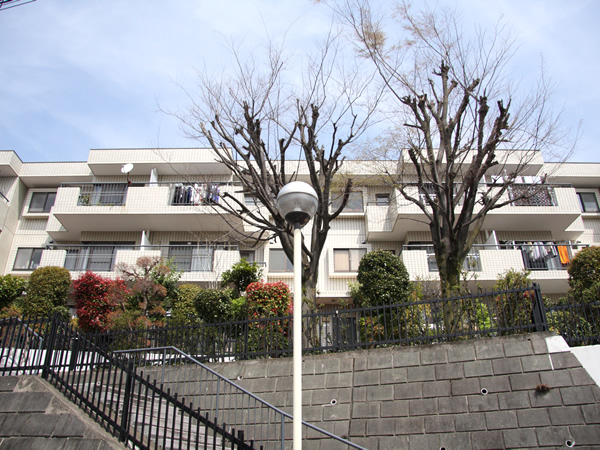 宮崎台ロイヤルマンションの外観