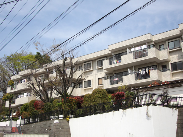 宮崎台ロイヤルマンションの外観