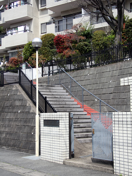 宮崎台ロイヤルマンションの外観