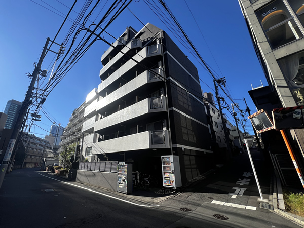 シンシア都庁前の外観