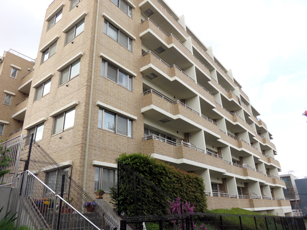 ダイアパレス市が尾の外観