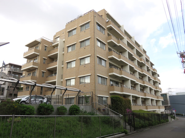 ダイアパレス市が尾の外観