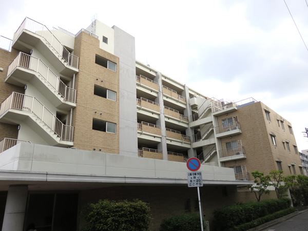 ダイアパレス市が尾の外観