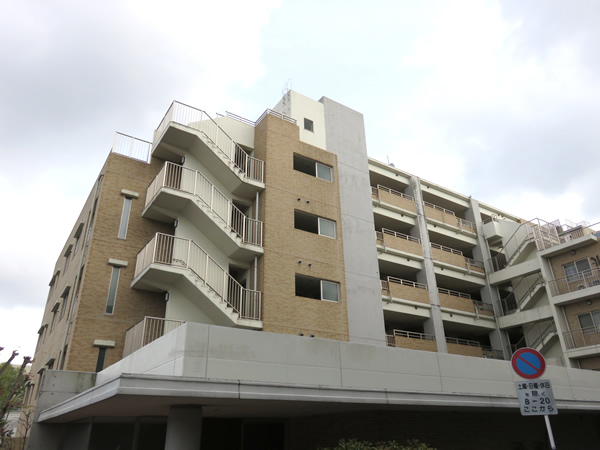 ダイアパレス市が尾の外観