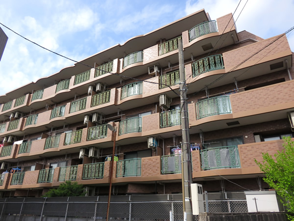 リベラル市が尾の外観