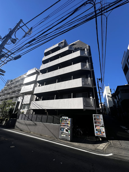 シンシア都庁前の外観