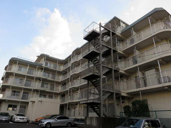 イトーピア宮前平マンションの外観