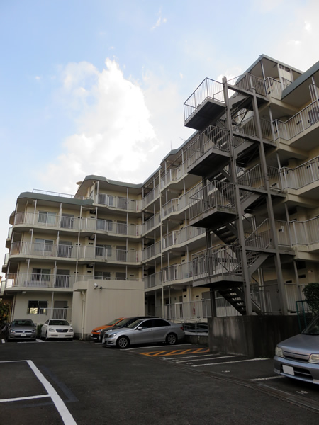 イトーピア宮前平マンションの外観