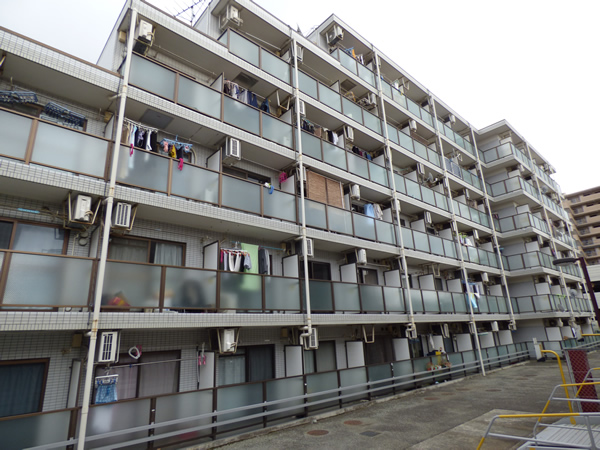 キャッスルマンション鶴間の外観