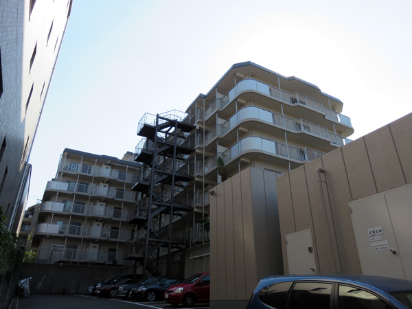 宮前平スカイハイツの外観