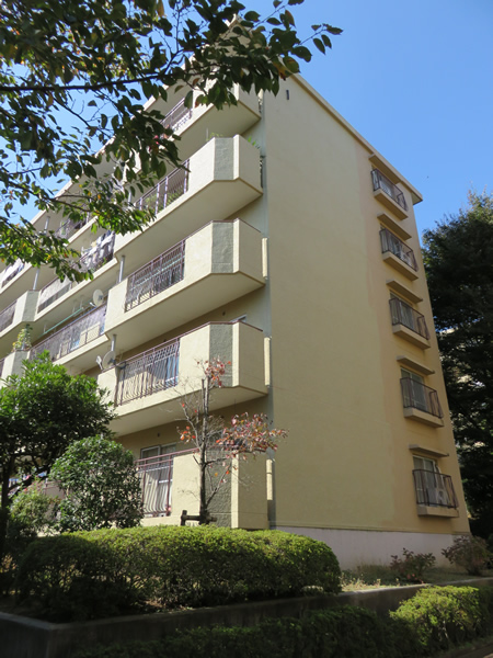 宮前平アベリア1号棟の外観