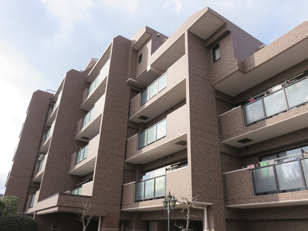 ハイホーム小田急相模原の外観