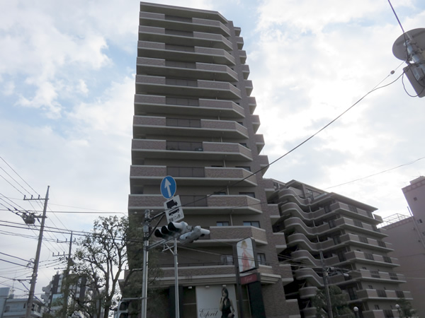 ルネ小田急相模原モアステージの外観