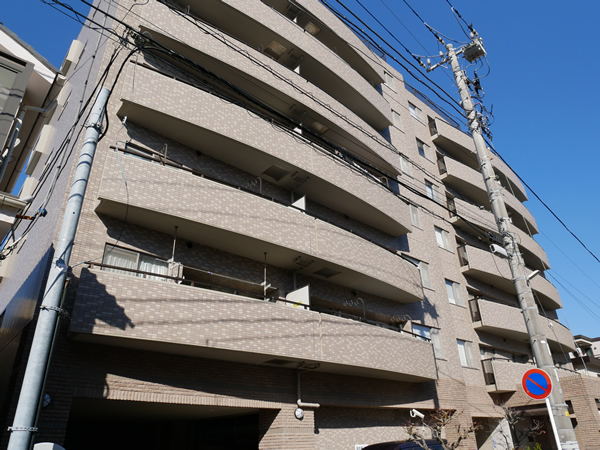 サーパス平塚見附の外観