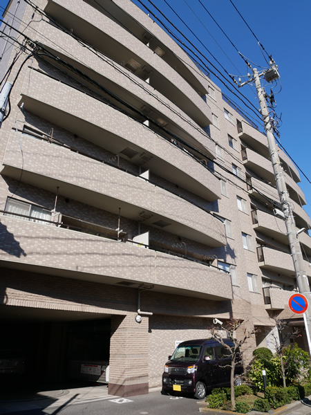 サーパス平塚見附の外観