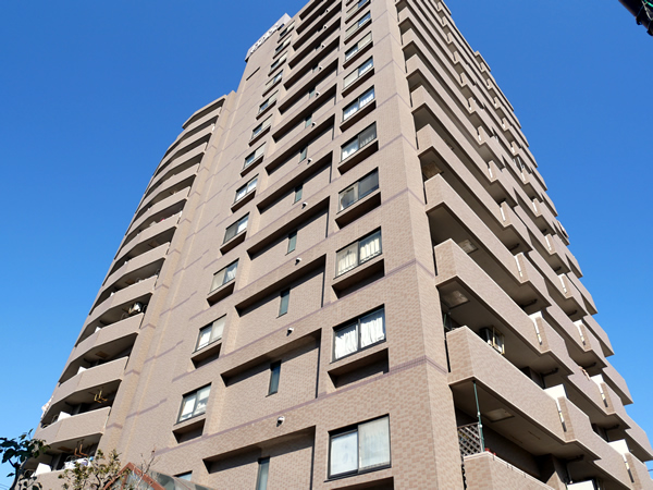 ダイアパレス平塚見附の外観