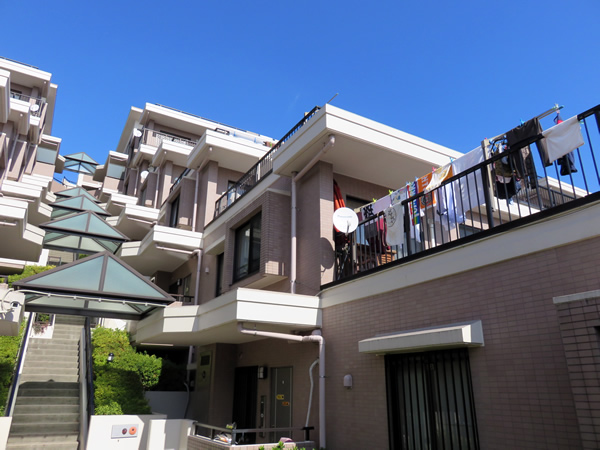 ライフヒルズ北山田Ｃ棟の外観