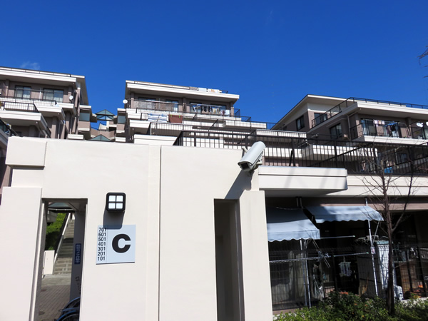 ライフヒルズ北山田Ｃ棟の外観