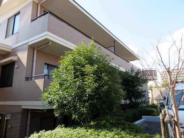 ライフヒルズ北山田Ａ棟の外観