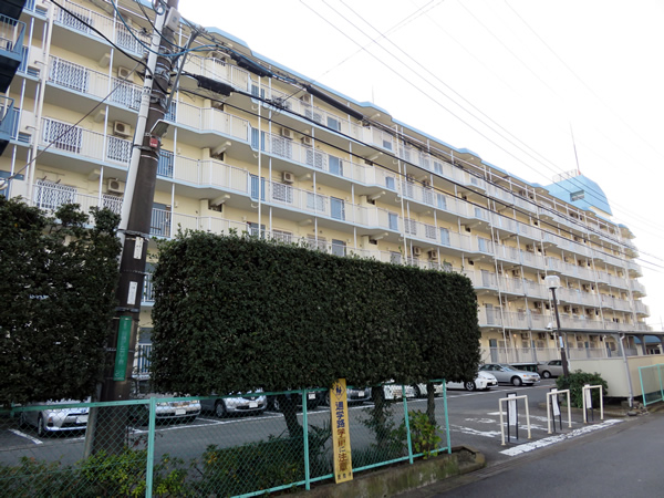 相模台サンハイツの外観