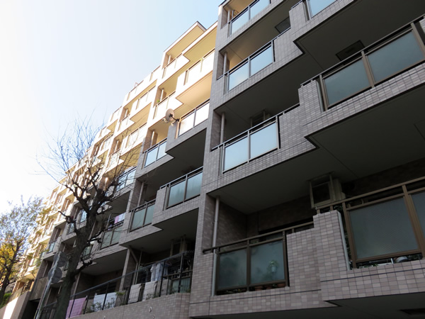 サンライズすずかけ台の外観