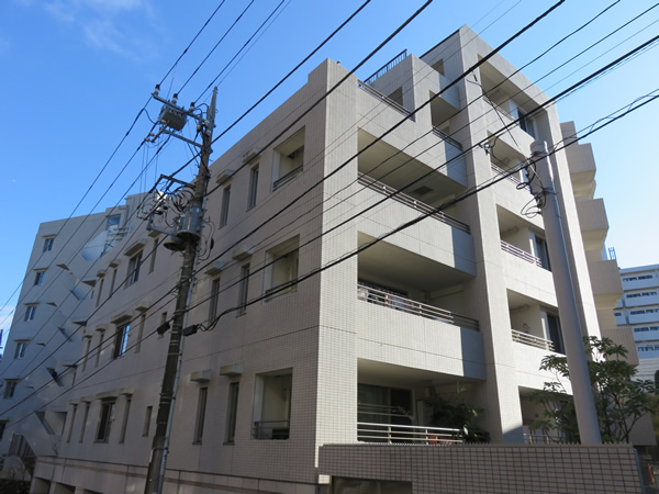 プラウドすずかけ台の外観