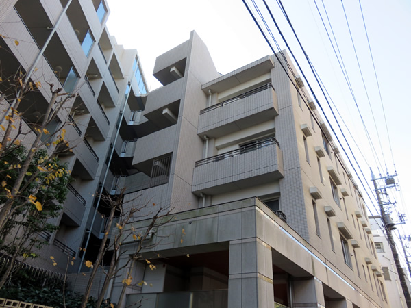 プラウドすずかけ台の外観