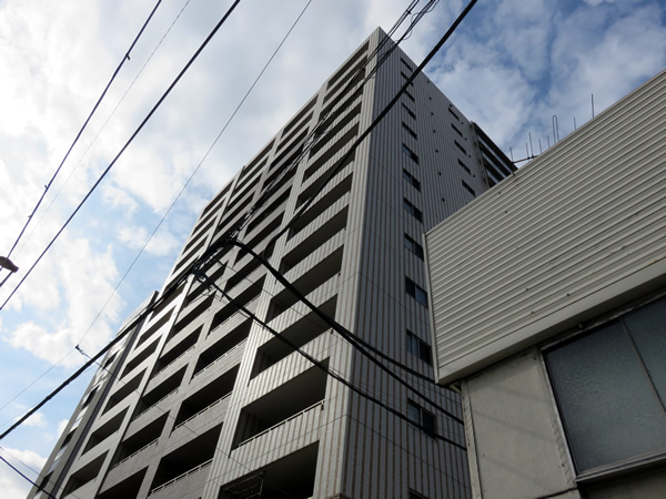 アデニウム入谷ステーションファーストの外観