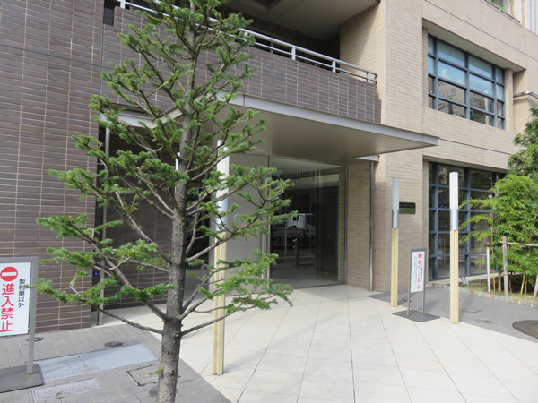 アデニウム入谷ステーションファーストの外観