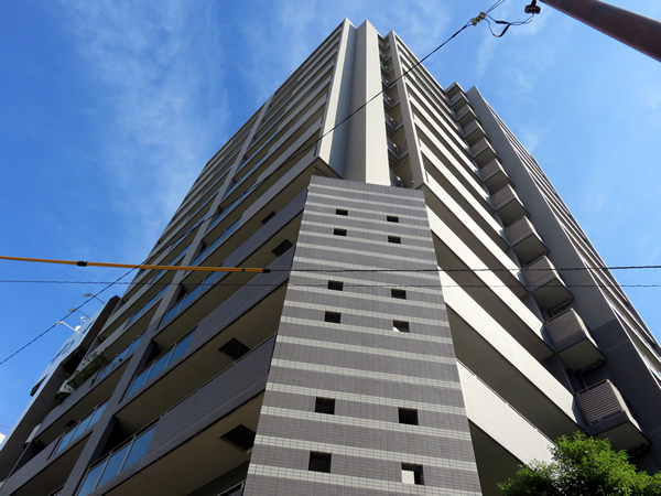 クラルテ入谷の外観