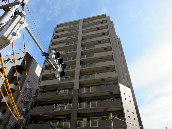 クラルテ入谷の外観