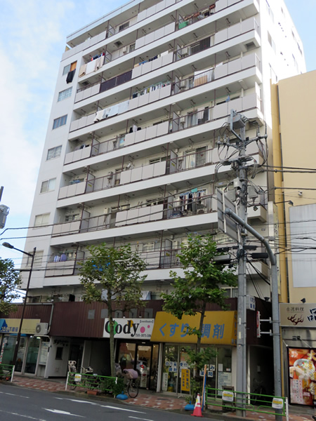 サンパークマンション鶯谷の外観