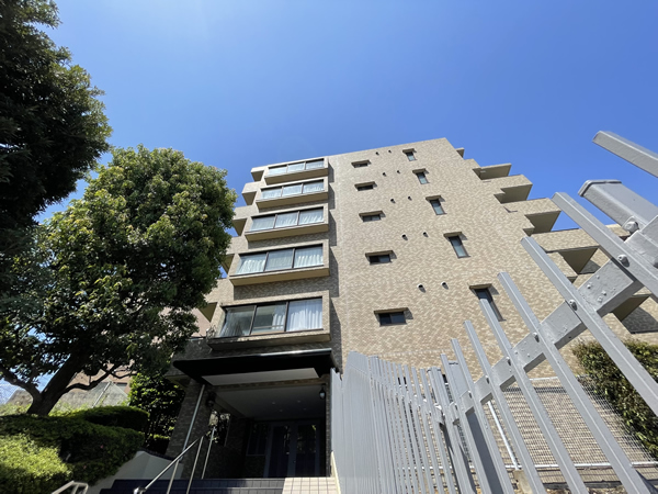 三ツ沢上町パークホームズ2番館の外観