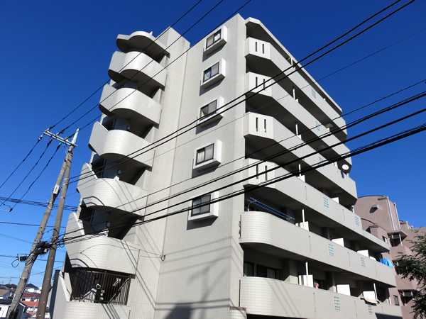 ファーストクラス市ヶ尾の外観