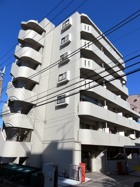 ファーストクラス市ヶ尾の外観